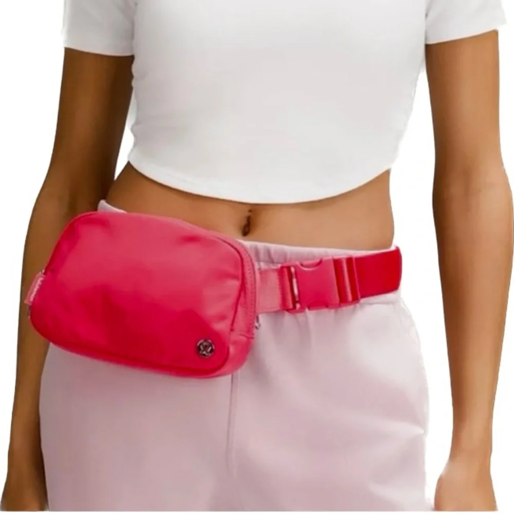 NWT Lululemon Everywhere Belt Bag-Lip Gloss Pink - Picture 1 of 7